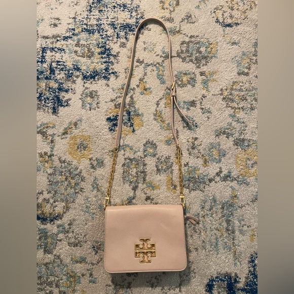 Tory Burch Handbags - Light Pink Tory Burch Crossbody💗🤍💞